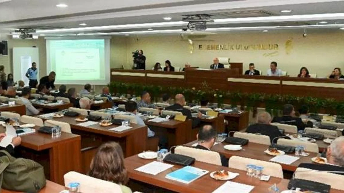 İzmir Karabağlar'da kentsel dönüşüm kamu gücüyle yapılacak