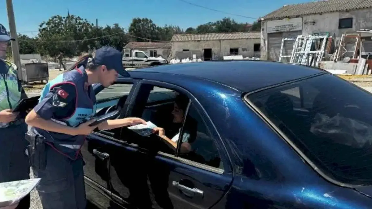 Enez'de çocuklara jandarma sevgisi aşıladı