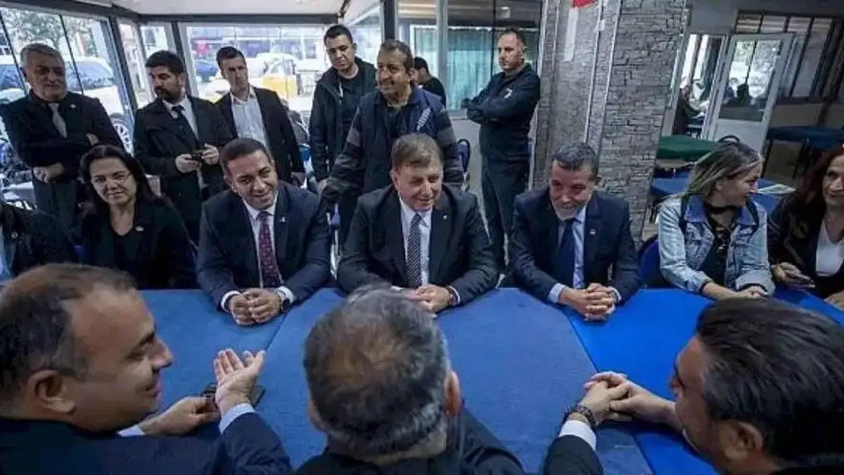 Başkan Tugay Atatürk için düzenlenen hayır yemeğine katıldı