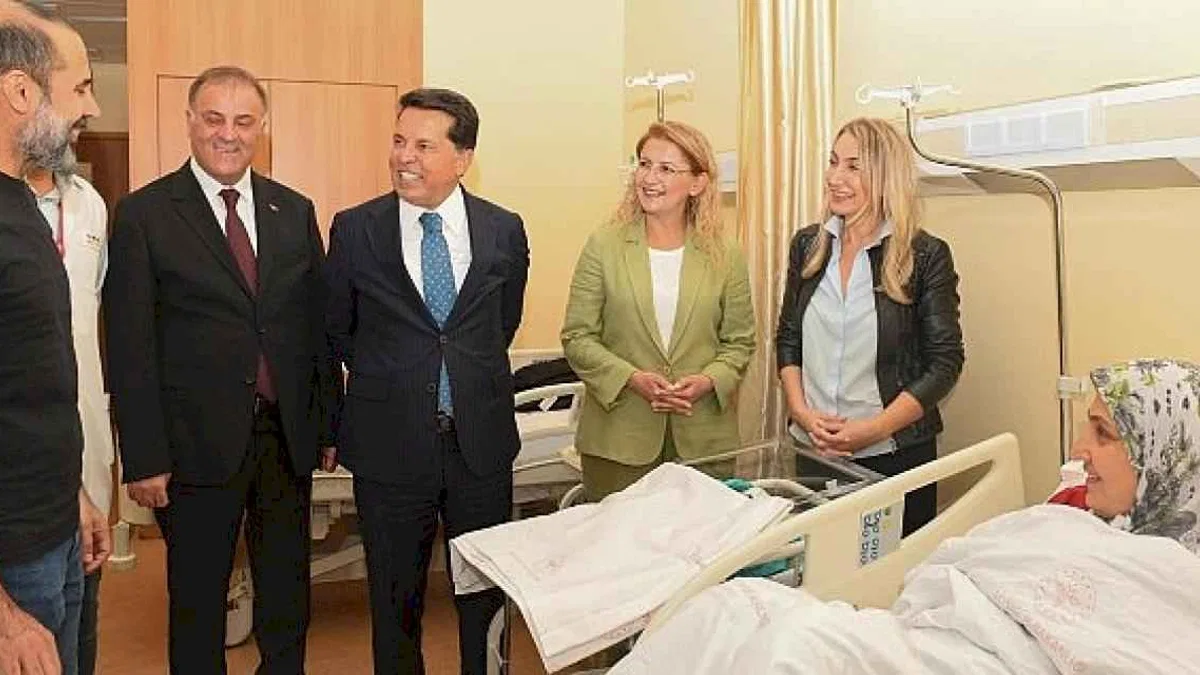 Başkan Ovalıoğlu, metrobüste doğan bebeği ziyaret etti.
