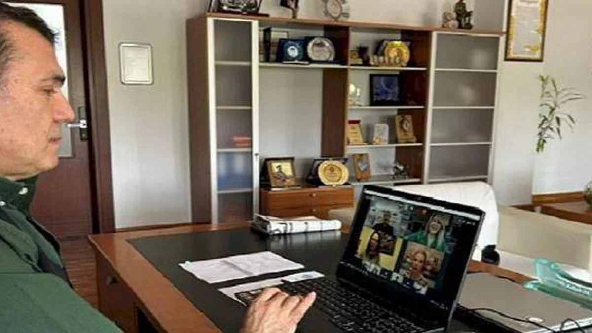Yenişehir Belediyesi ebeveynleri eğiterek çocukların gelişimine rehberlik ediyor