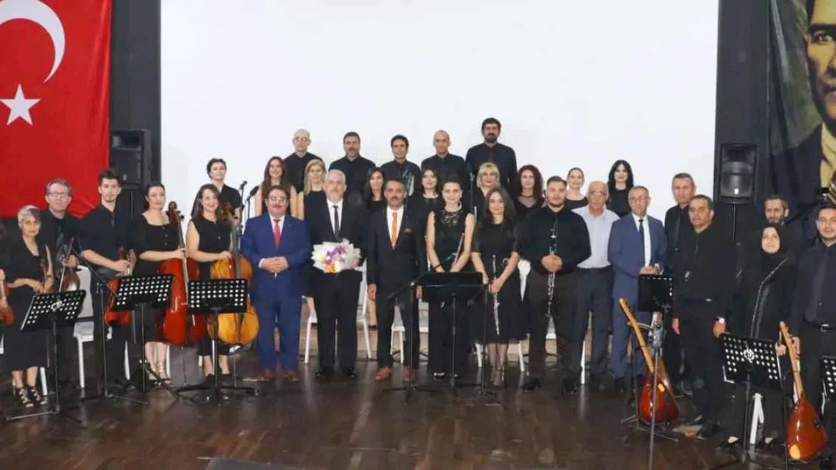 Sakarya Maarif Orkestrası’ndan sanat dolu bir gece daha