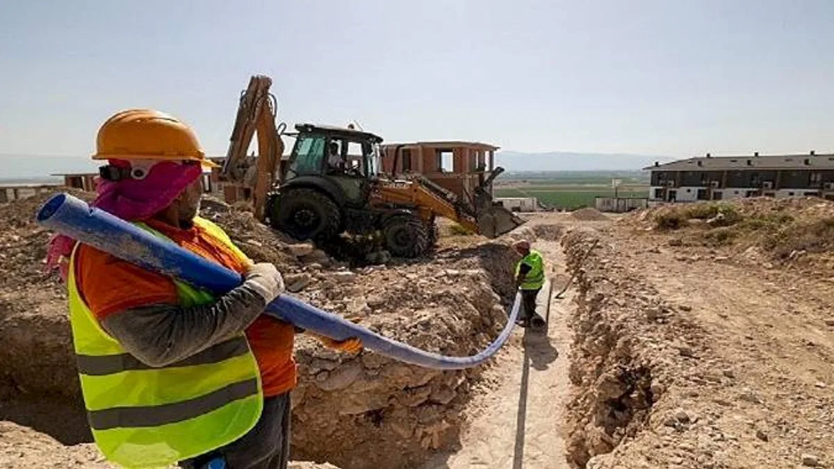 Menemen Seyrek ve Villakent mahallelerinin içme suyu hattı yenileniyor