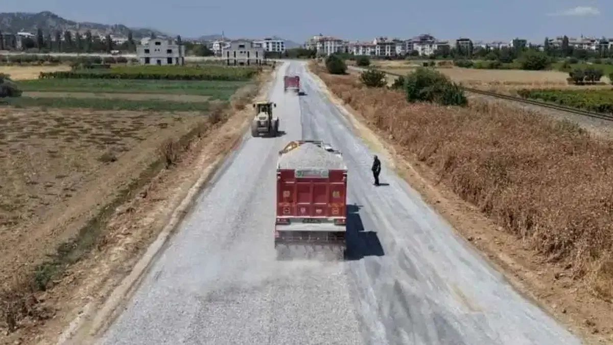 Manisa Salihli’de Büyükşehir'den yol çalışması