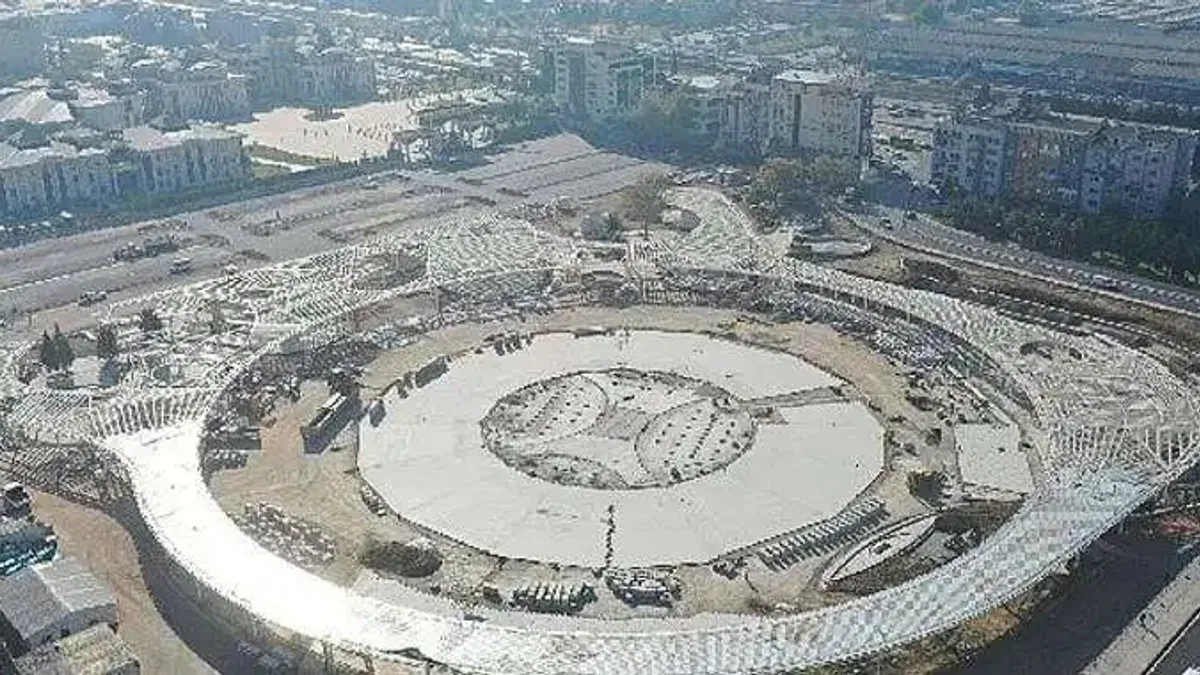 Milli İrade Meydanı'ndaki Otoparkta Sona Doğru