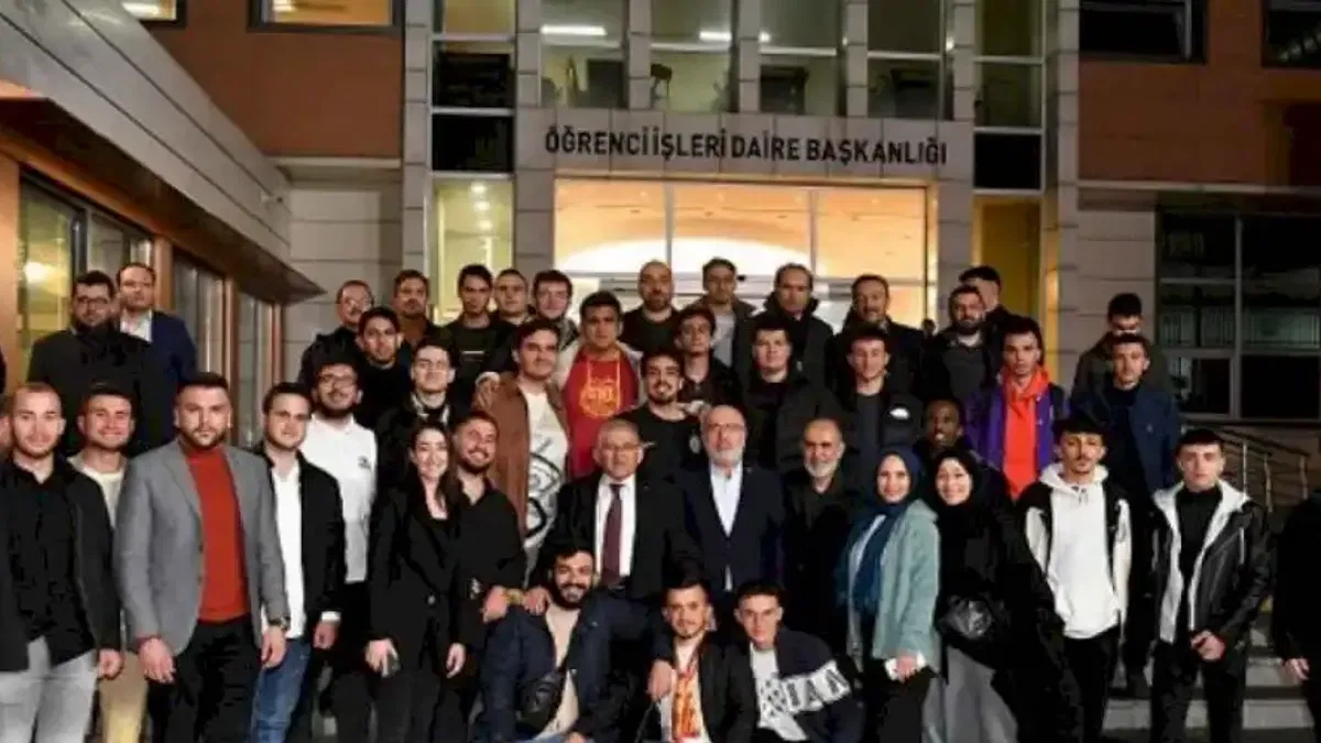 Başkan Büyükkılıç, KAYÜ’de öğrencilerle iftar sofrasında buluştu