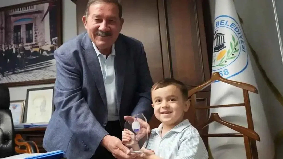 Milaslı minik Göktuğ'dan Başkan Topuz'a teşekkür ziyareti