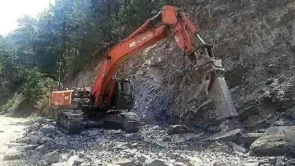 Alanya Beldibi yolunda asfalt hazırlığı sürüyor