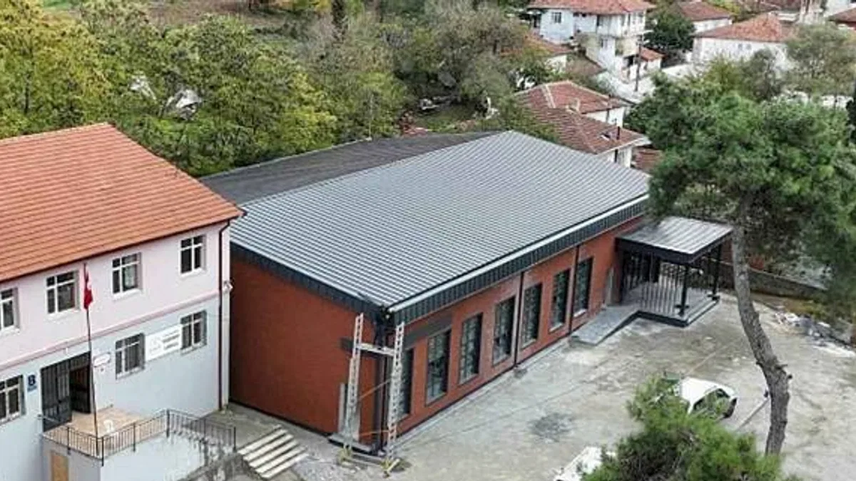 Kızderbent'teki çok amaçlı salonun yüzde 95'i tamam