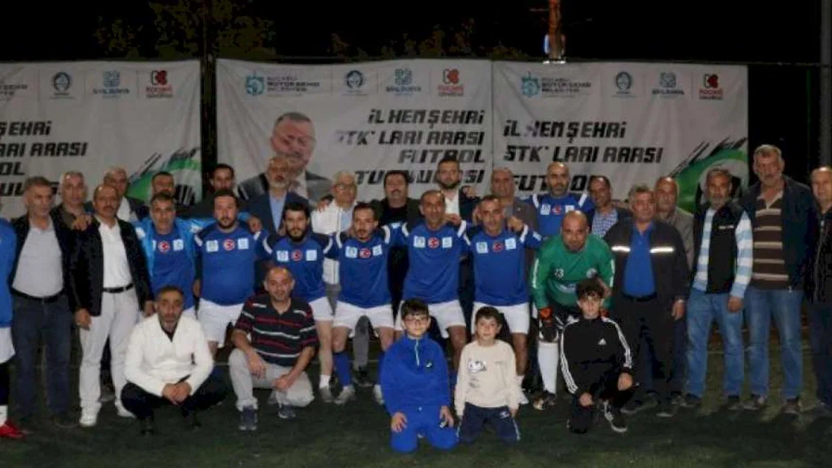 Kocaeli'de hemşehri turnuvasında finale doğru