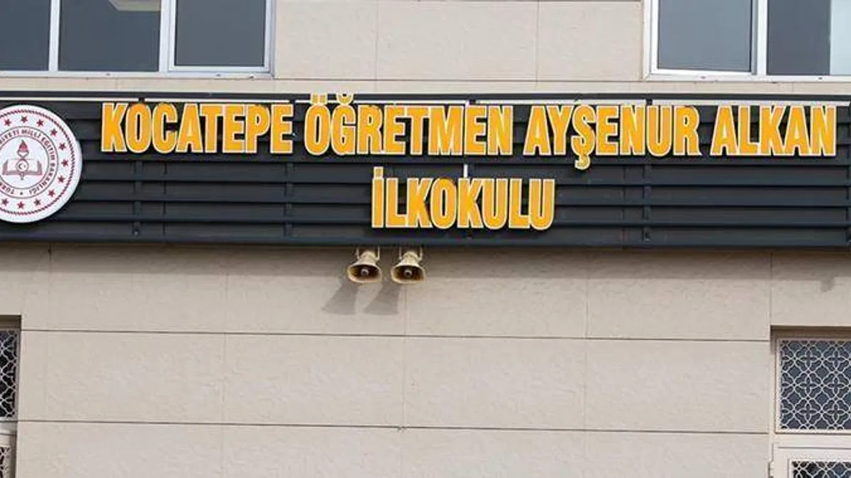YPG/PKK'lı teröristlerin hayattan kopardığı öğretmen Ayşenur Alkan'ın adı görev yaptığı okula verildi