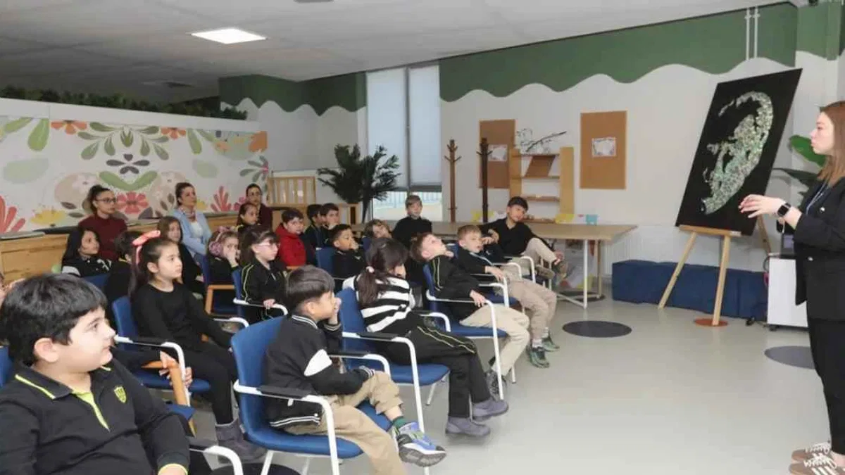 Çocuklar Oyuncak Kütüphanesi’nde hem eğleniyor hem öğreniyor