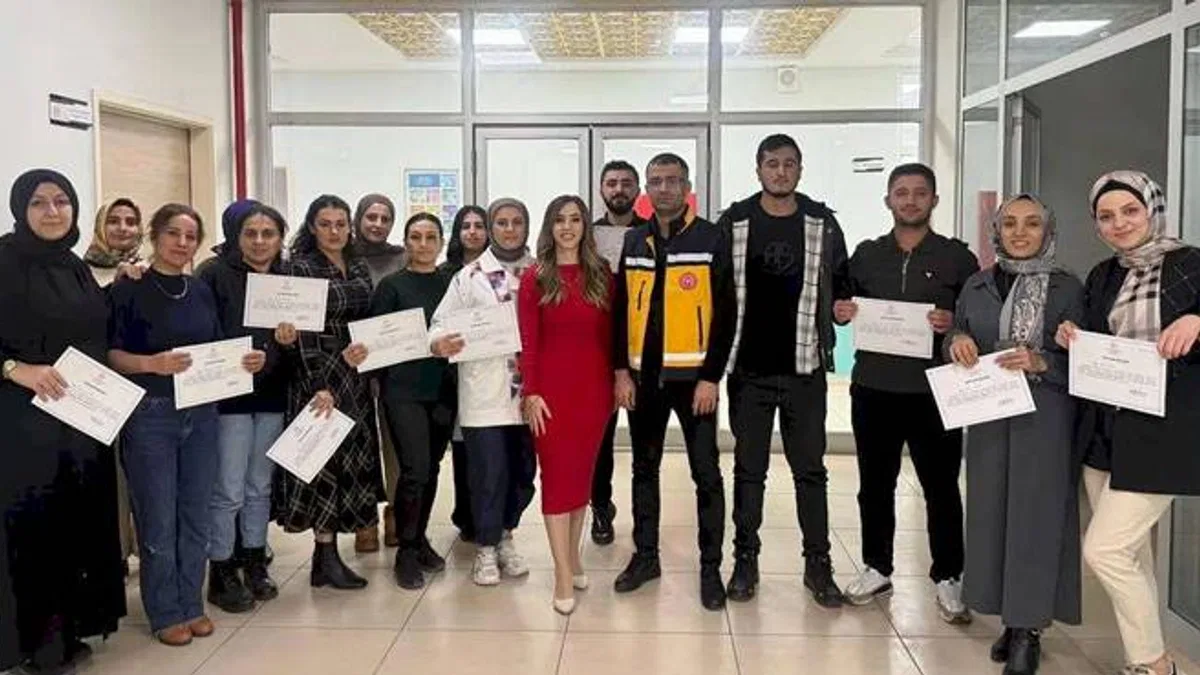 Batman'da ebelere 'Temel Yenidoğan Bakımı' eğitimi
