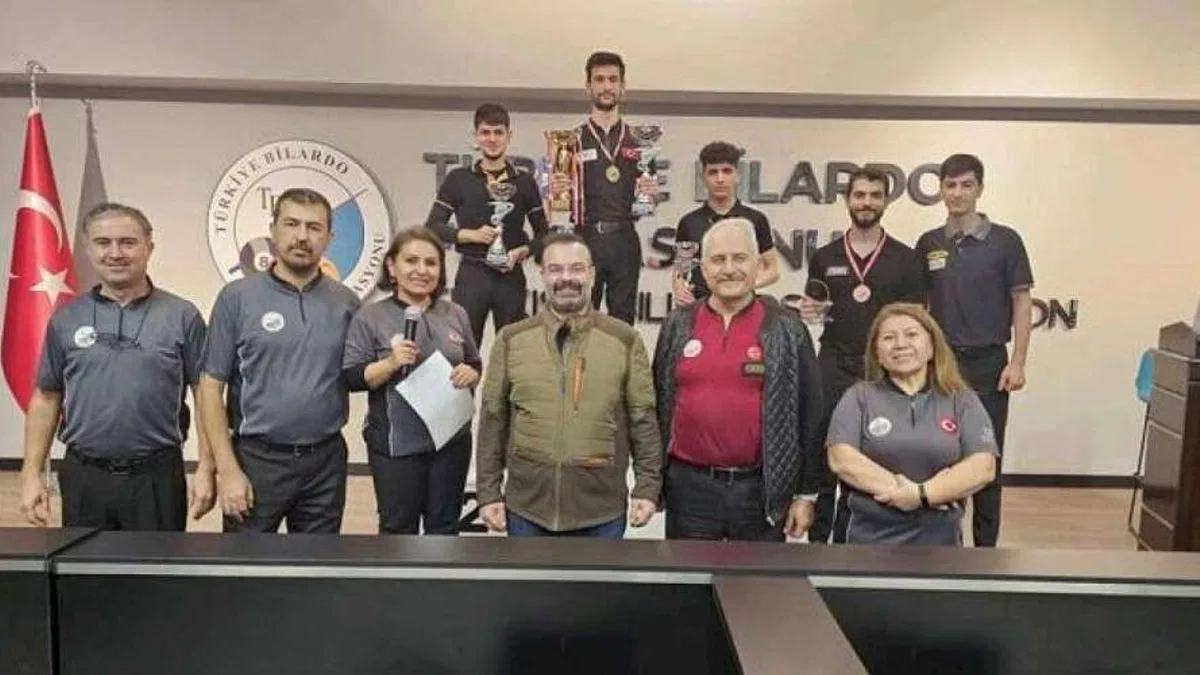AGÜ öğrencisi bilardoda Türkiye şampiyonu oldu
