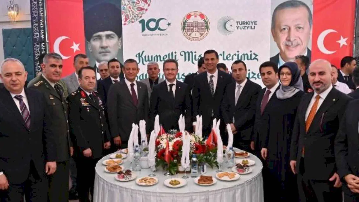 Manisa Protokolü bayramlaştı