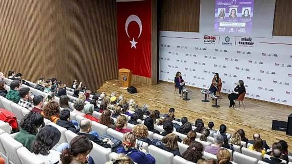 Bakırköy Belediyesi'nden kadına şiddete karşı konferans düzenledi