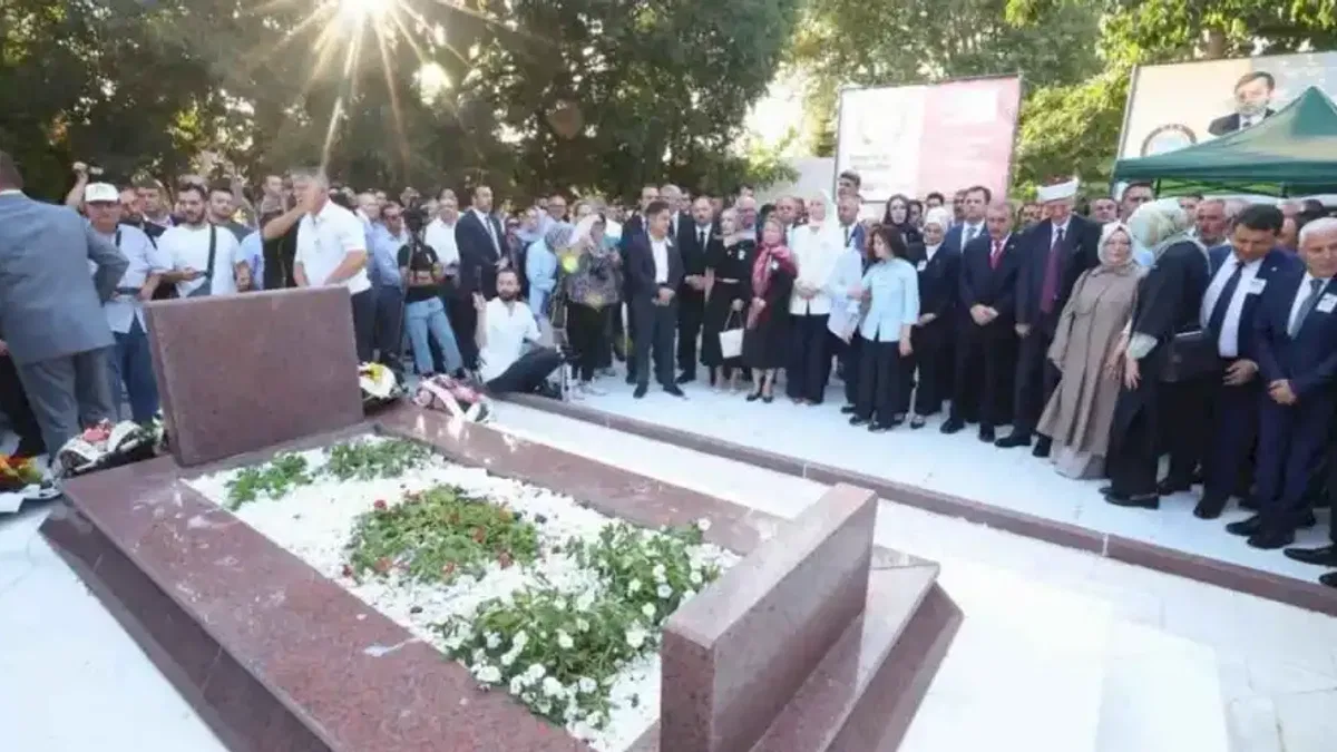 Gümilcine’de Dr.Sadık Ahmet anmasına Kocaeli'den katılım
