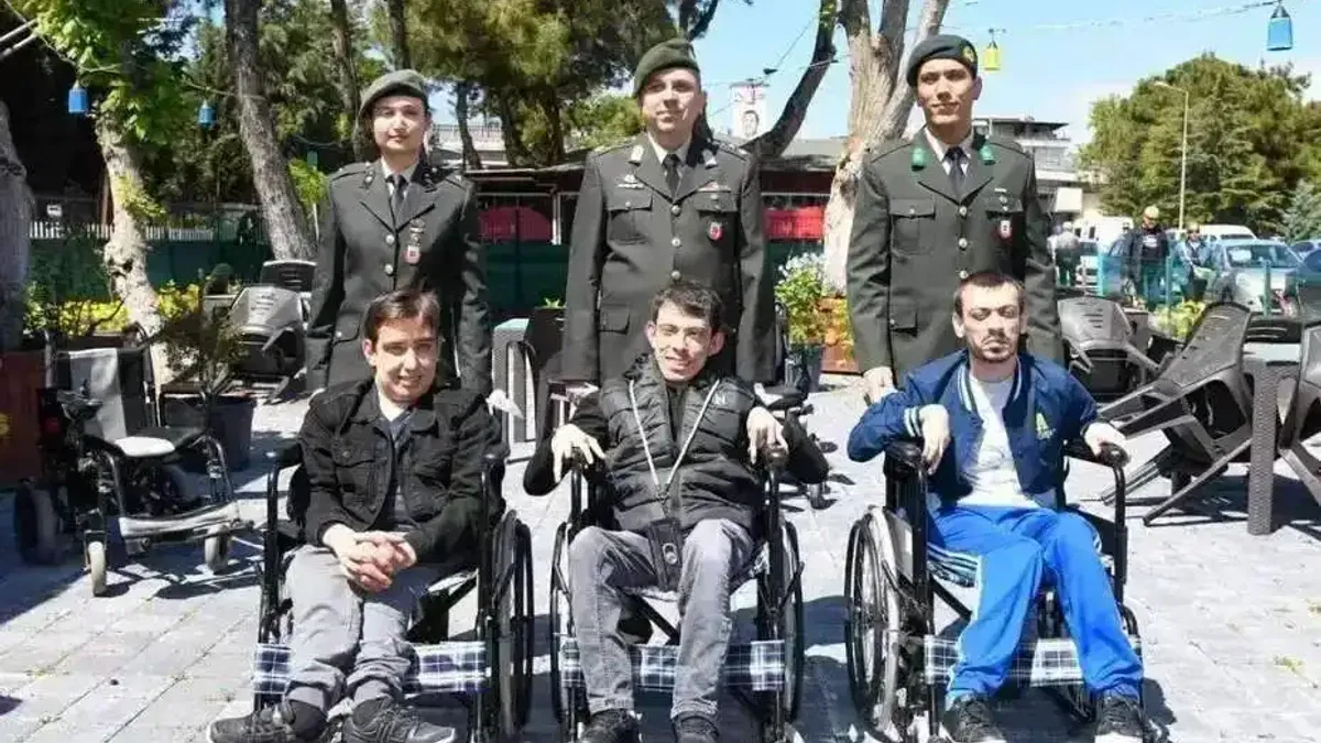 Mehmetçikten anlamlı destek
