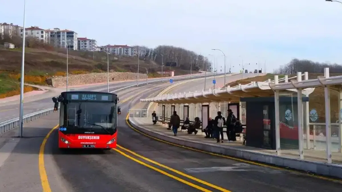Sakarya’da metrobüs 1 yılda 3,6 milyon yolcu taşıdı