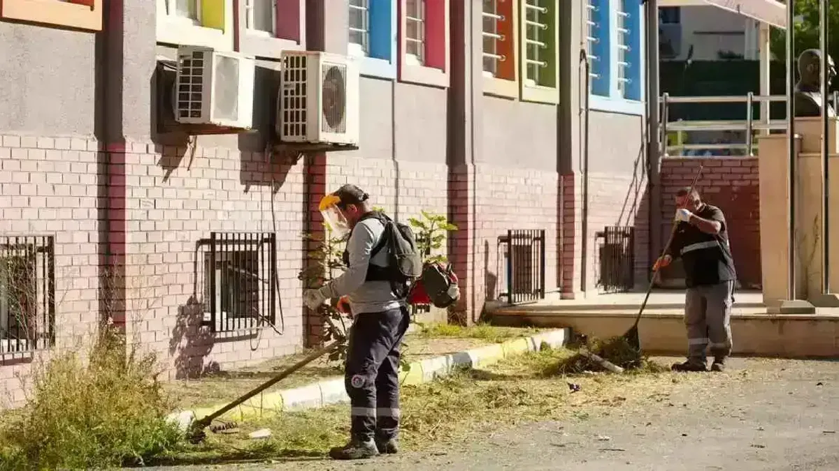 İstanbul Maltepe'de okullarda toplu temizlik