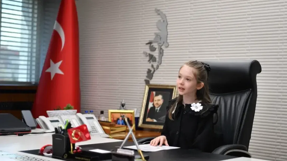Kayseri Büyükşehir koltuğuna minik Zeynep oturdu