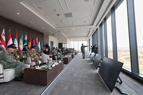 Türk dünyası askeri güçleri şuşa'da gözdağı verdi