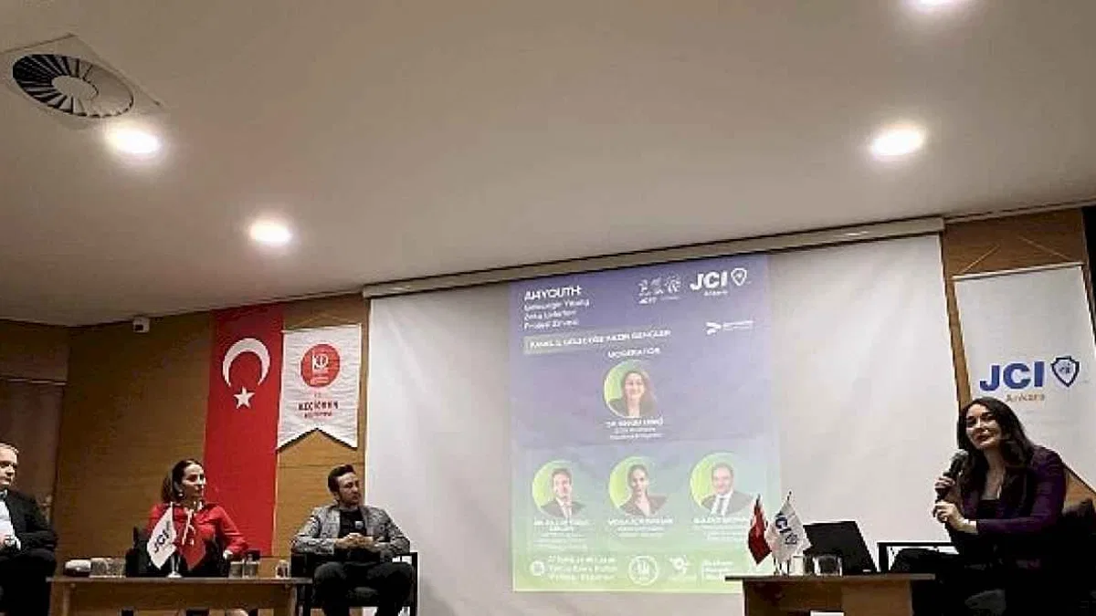 Geleceğin Yapay Zekâ Liderleri Zirvesi Keçiören'de Gerçekleştirildi