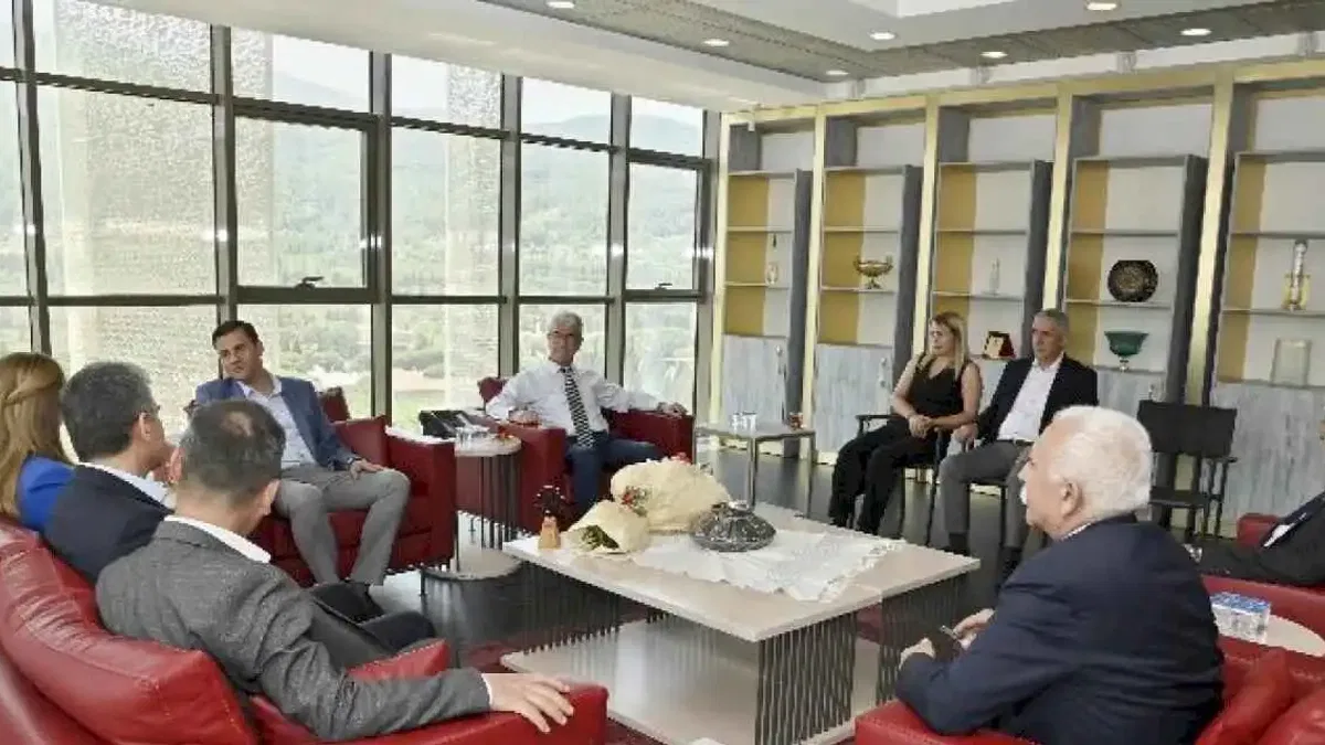 Başkan Zeyrek DİSK heyetini konuk etti