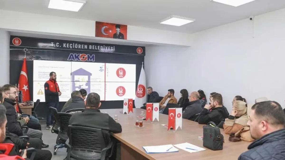 Ankara Keçiören Belediyesi’nden personele yangın söndürme eğitimi