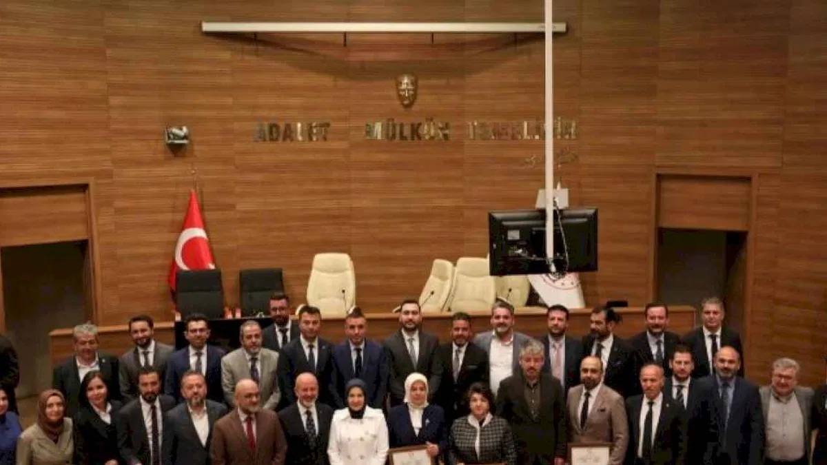 Başkan Çolakbayrakdar, mazbatasını aldı