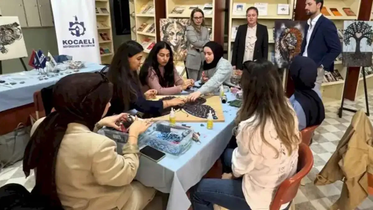 Elektronik atıklardan sanata çevreci dönüşüm
