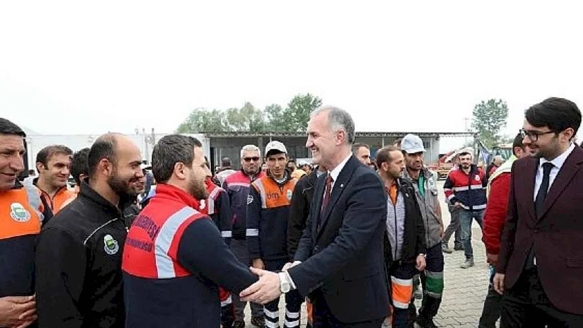İnegöl Belediye Başkanı Alper Taban Tüm Çalışanlarımıza Emek Ve Gayretleri İçin Teşekkür Ediyorum