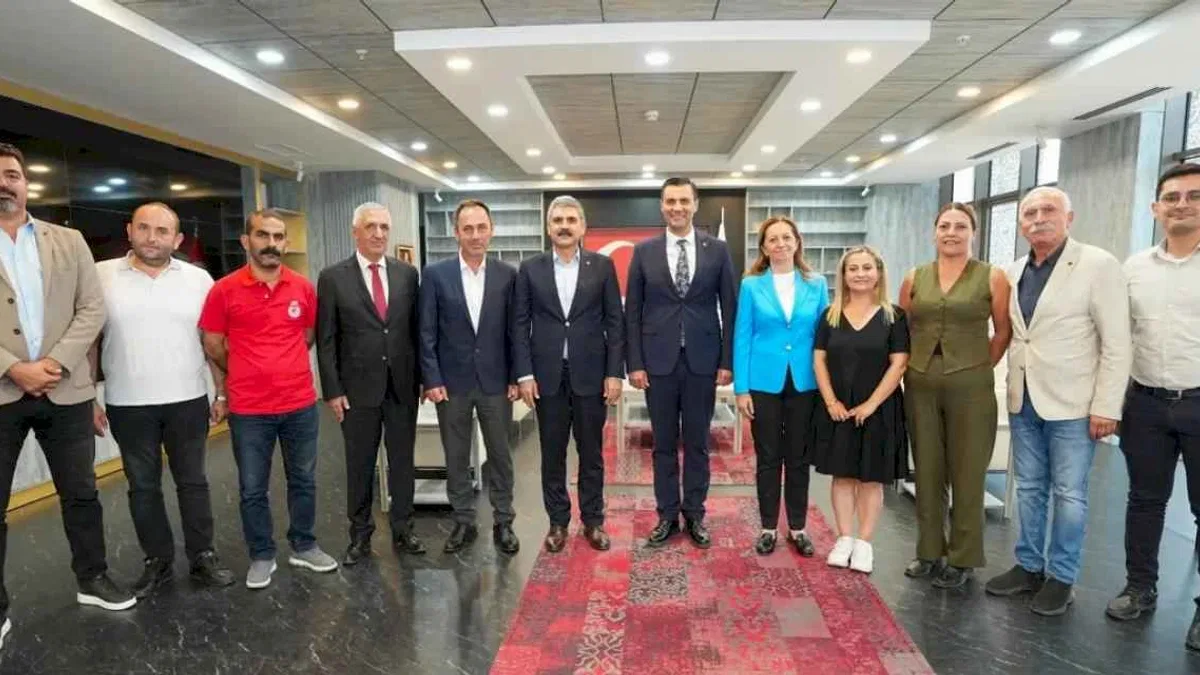 Başkan Ferdi Zeyrek DİSK’i konuk etti