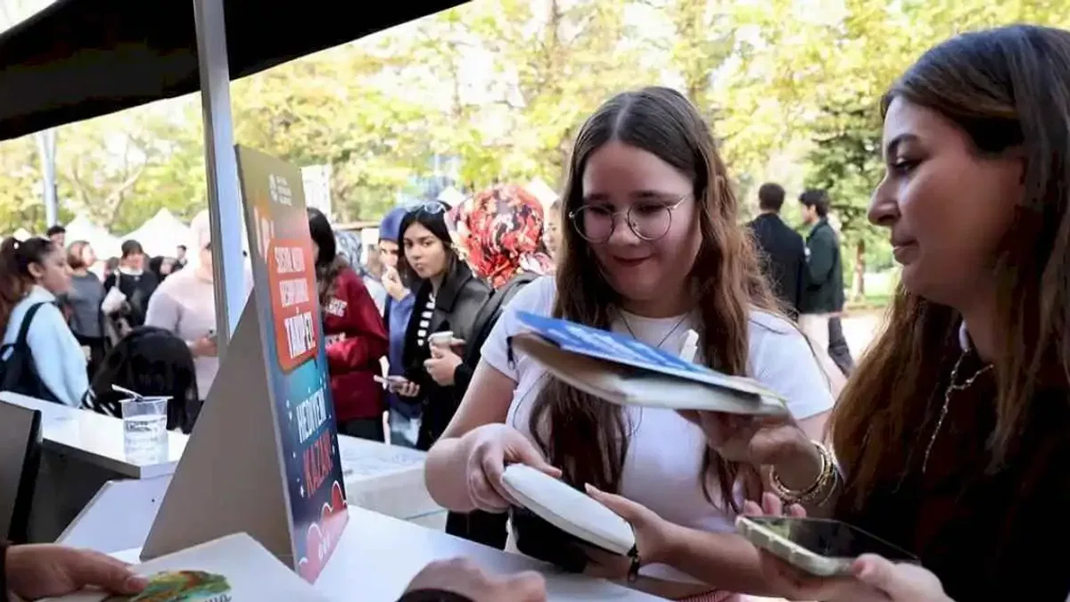 Sakarya'da üniversitelilere renkli karşılama