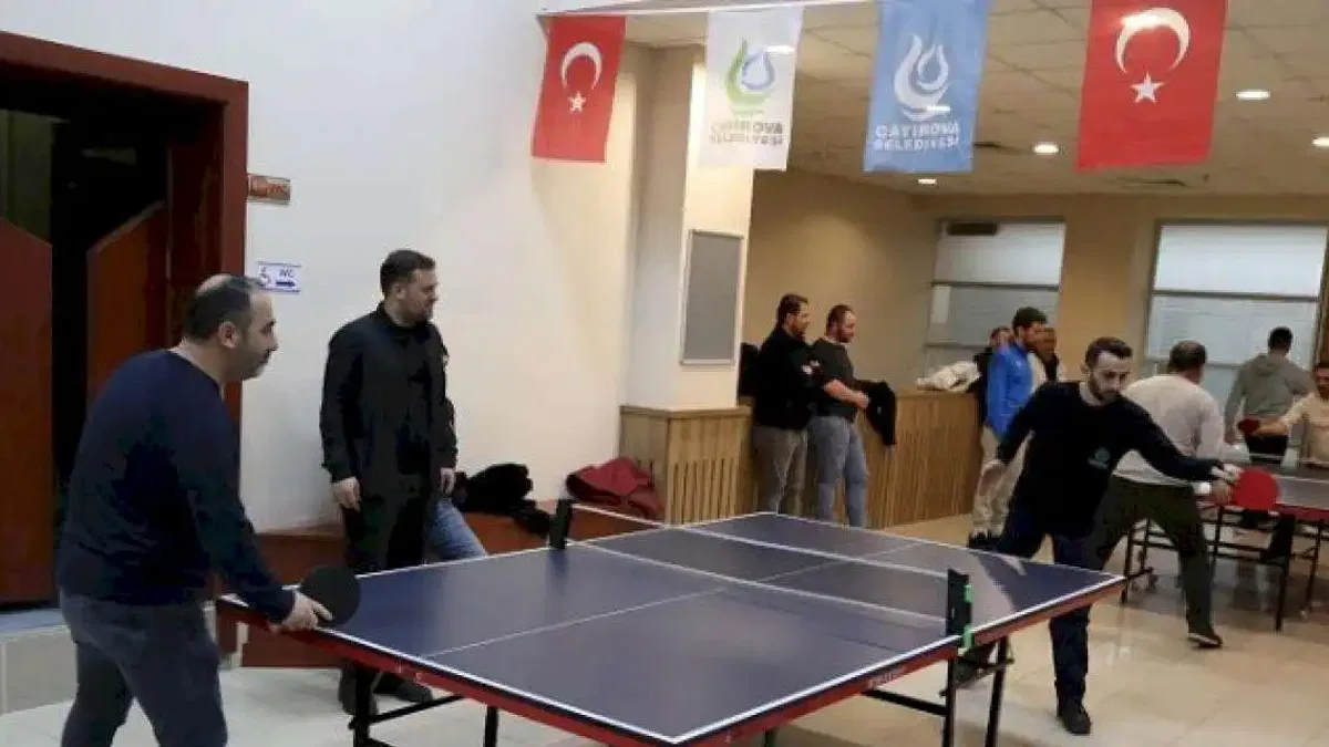 Çayırova'da birimler arası masa tenisi heyecanı