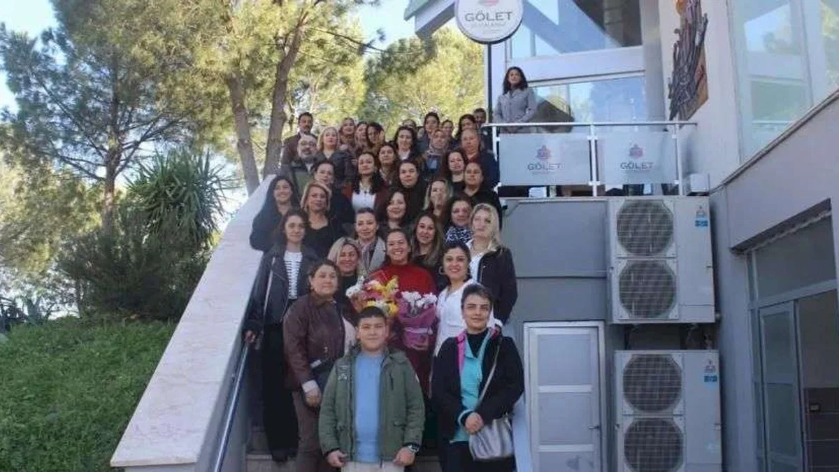 İzmir'de okul aile birliklerine Büyükşehir'den güçlü destek