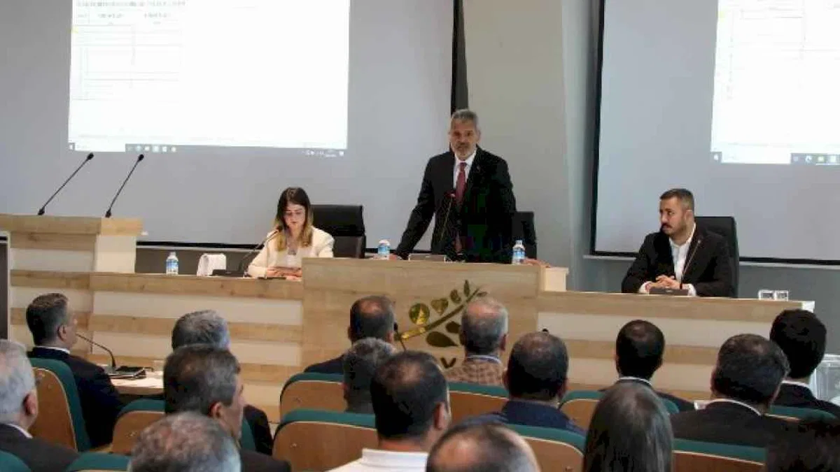 Başkan Öntrük: Hatay'da 15 ilçeye de eşit olacağız