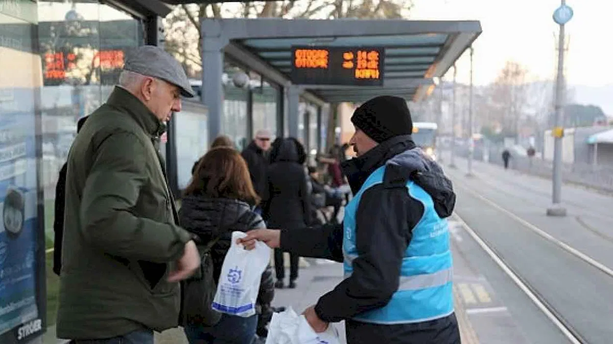 Büyükşehir, 4 bin 600 kandil simidi dağıttı