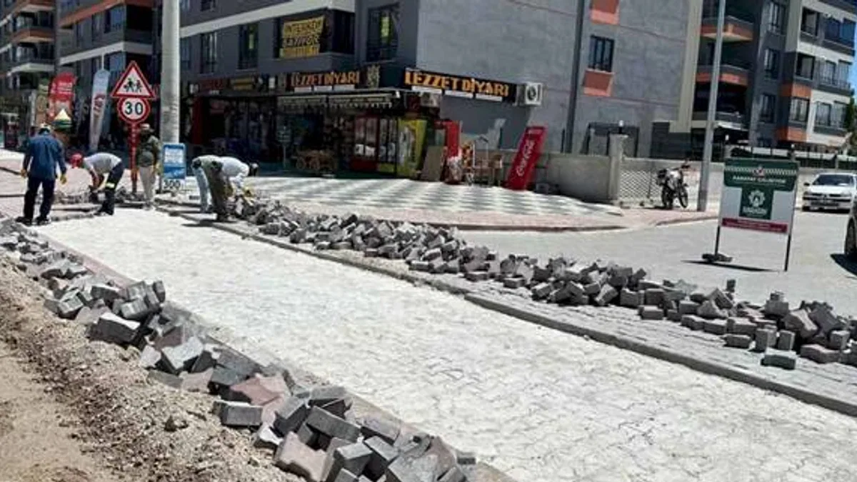 Konya Karatay'da yol çalışmalarına devam