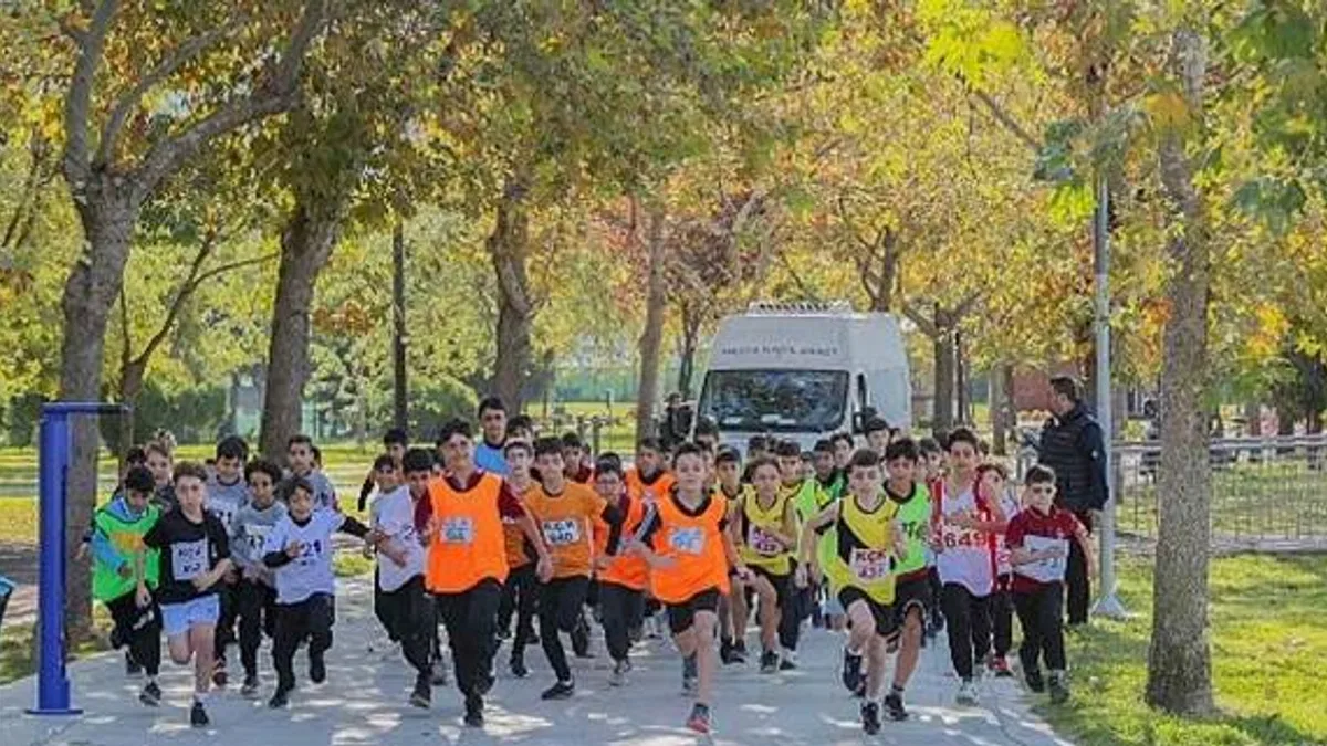 Küçükçekmece'de 29 Ekim Cumhuriyet Koşusu Yapıldı