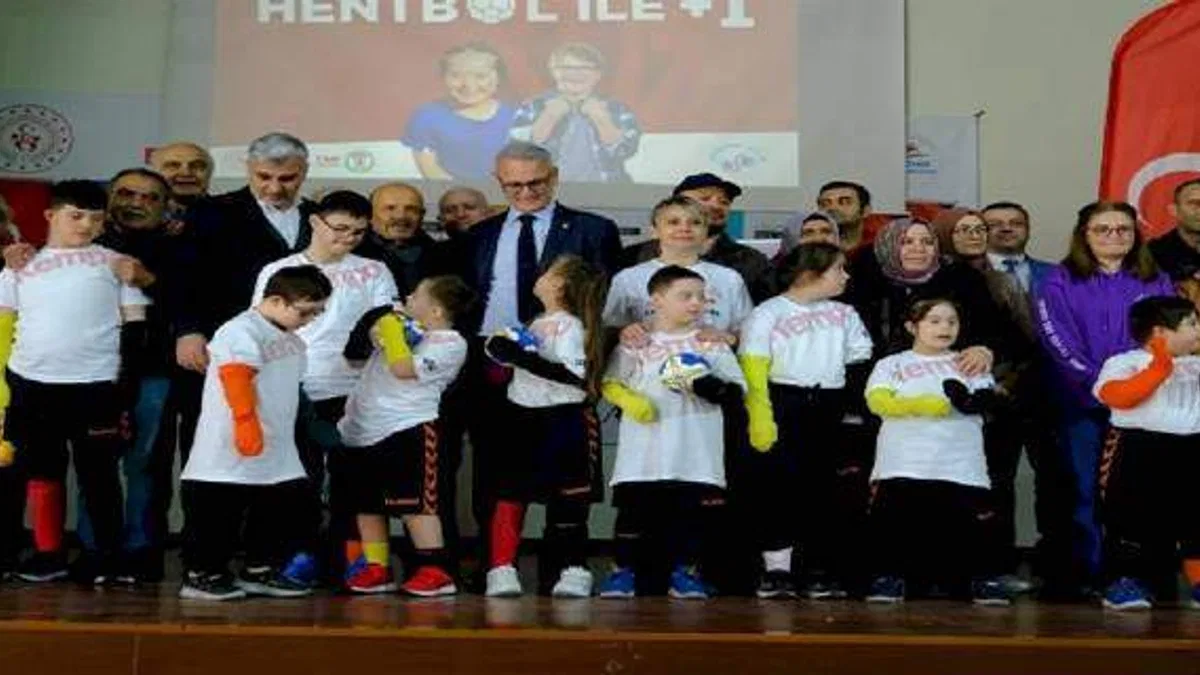 Down Sendromlu çocuklar "Hentbol ile +1"de sporla buluştu