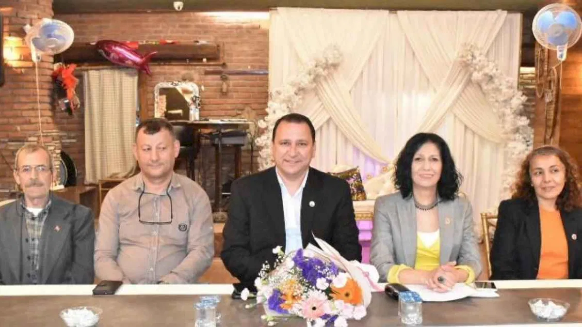 Manisa Dostlar Meclisi'nin konuğu Yunusemre Muhtarlar Derneği Başkanı Bedriye Pehlivan
