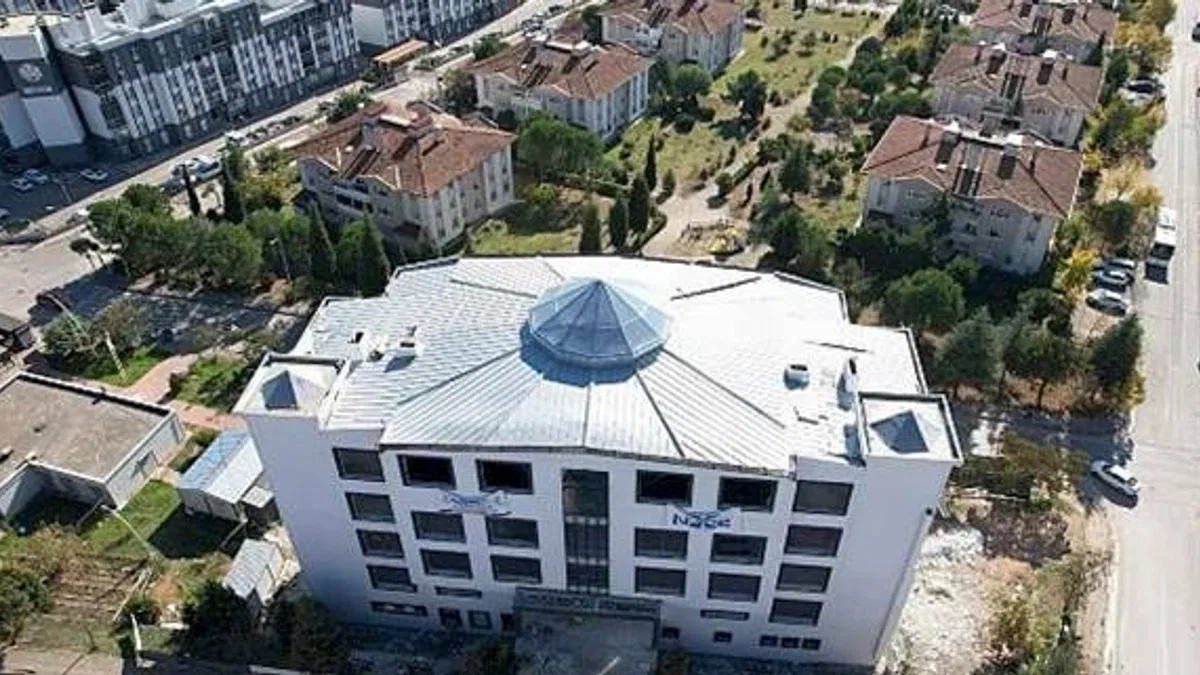 5 katlı Derince Cemevi'nin yüzde 78'i tamam