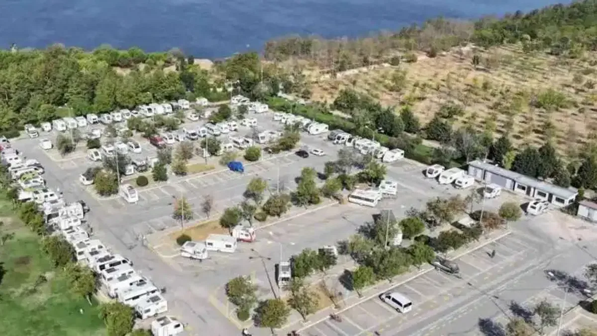 İzmir'de karavancıların tercihi İnciraltı oldu