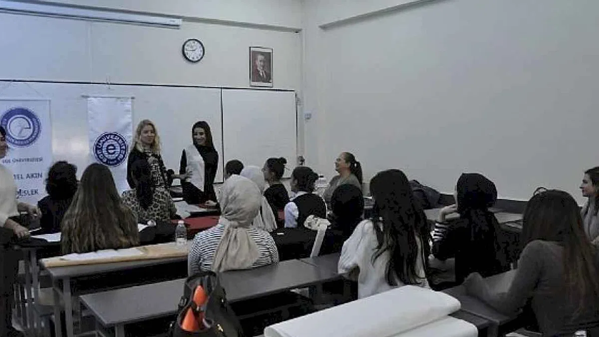 Egeli gençler, tekstil sektörünün güncel trendleriyle tanıştılar