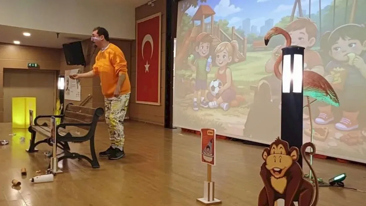 İzmir Çiğlili minikler mikroplara karşı sahneye çıktı