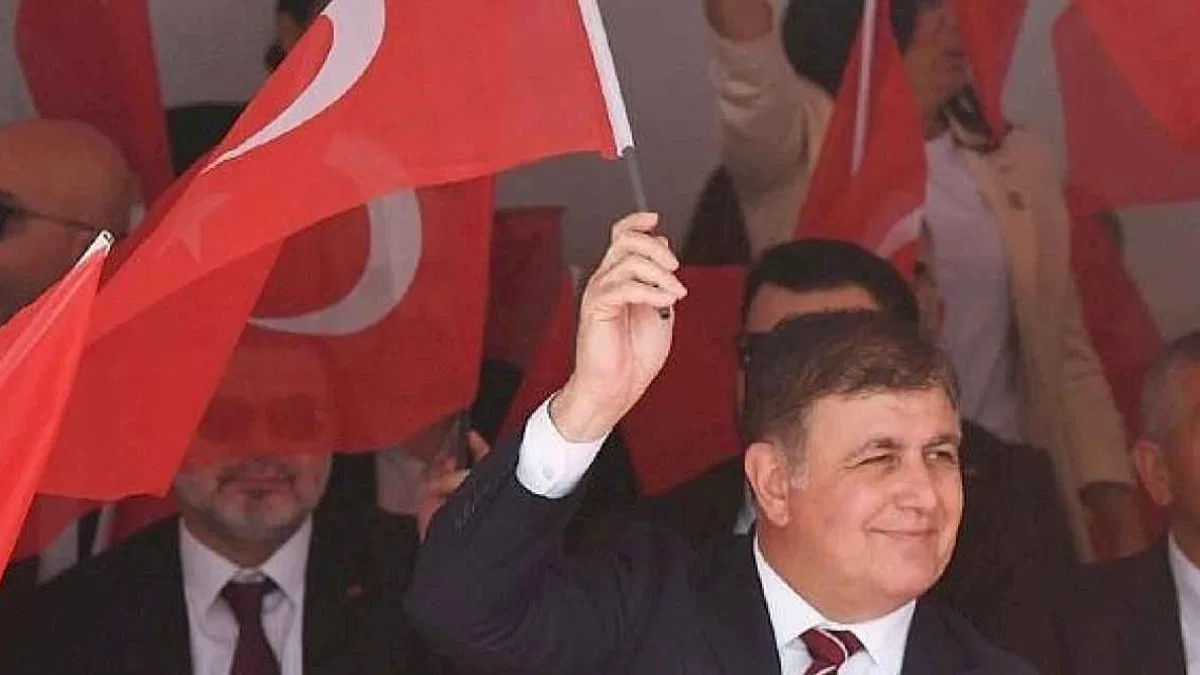 Başkan Tugay: Cumhuriyet inançla ve emekle yaşayacak