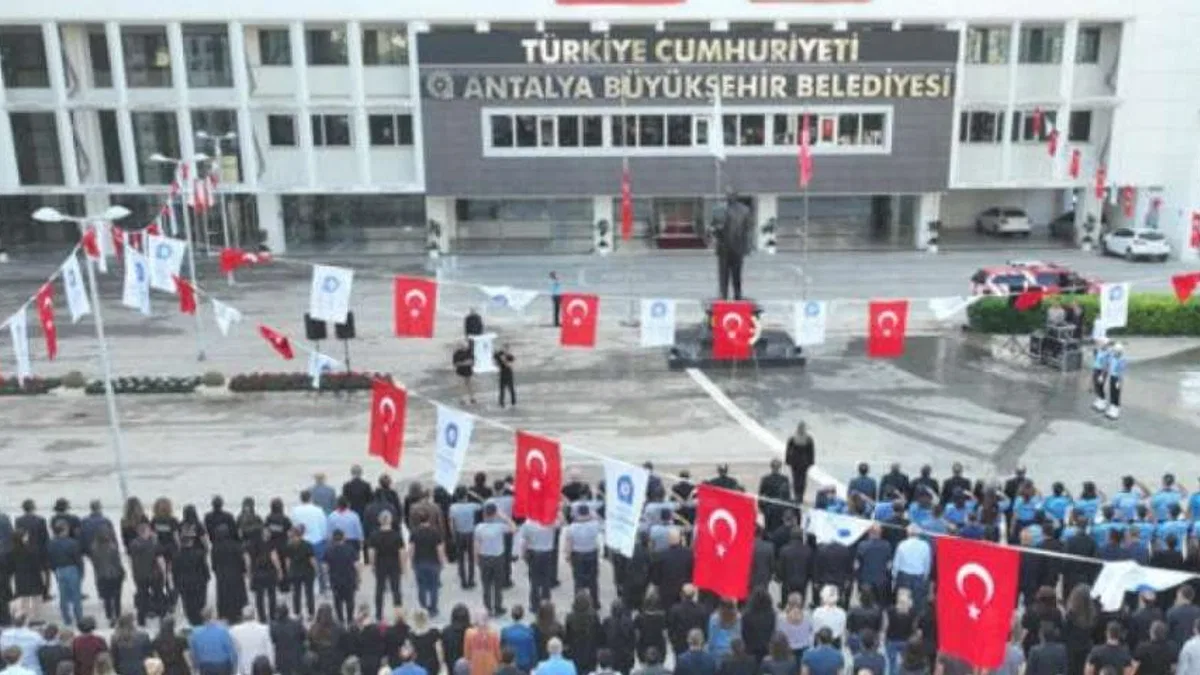 Antalya'da hayat Ata için durdu