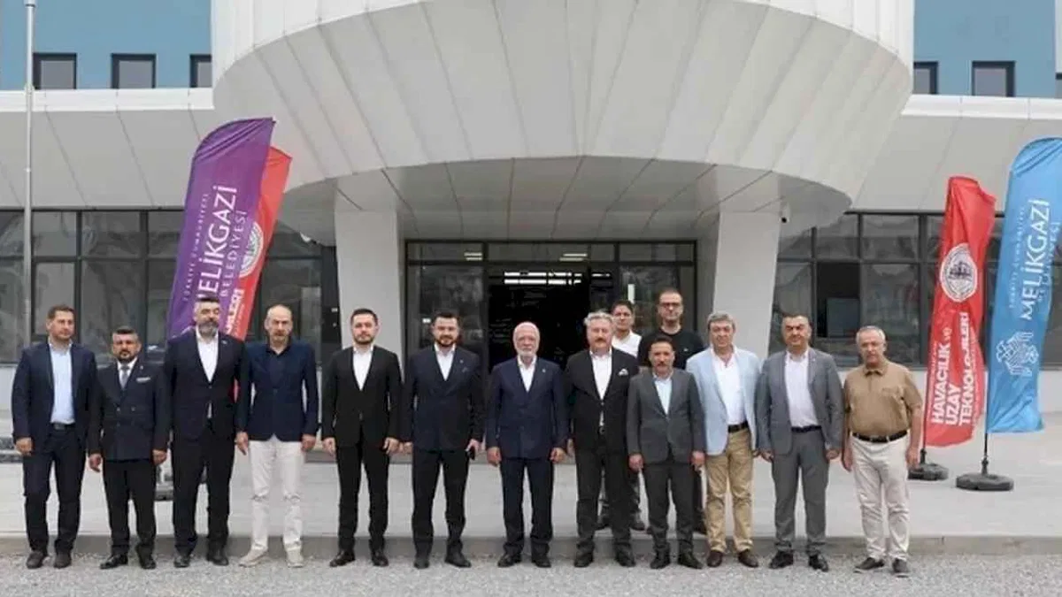 Mustafa Elitaş'tan Kayseri Melikgazi Havacılık Lisesi'ne tam not