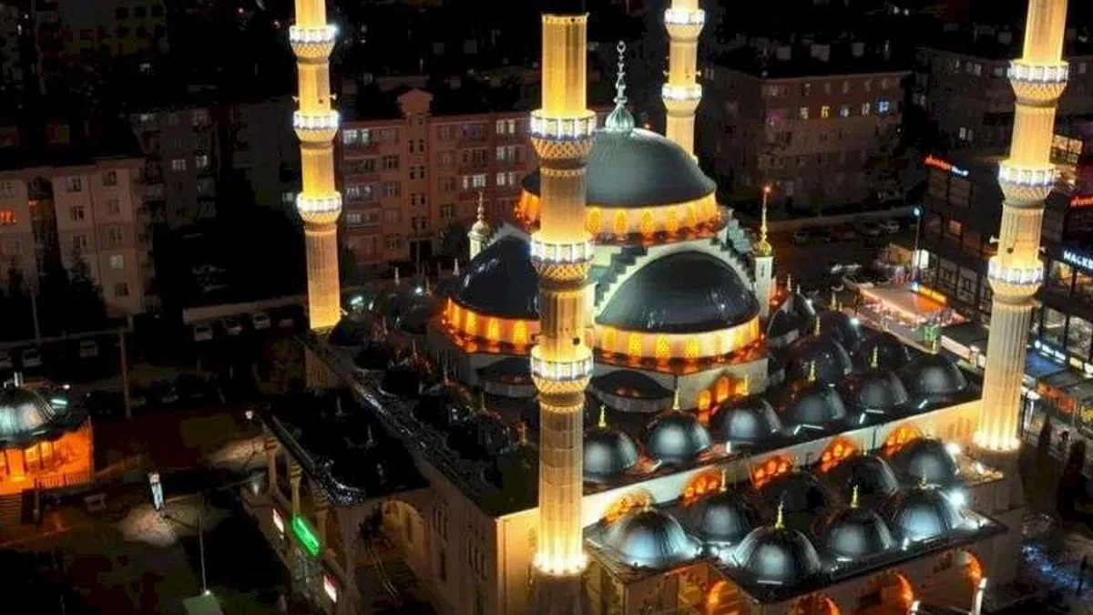 Konya Selçuklu’da Berat Kandili manevi coşkuyla idrak edildi